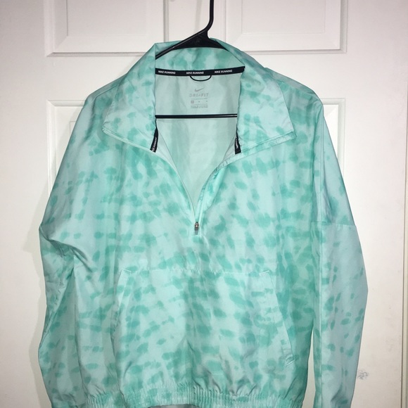 Nike Windbreaker - Picture 1 of 8